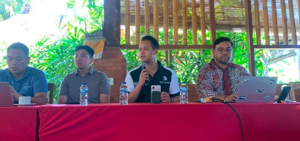 Foto : CEO Lumbung Dana Indonesia, Yoga Mahesa mempersentasikan kolaborasi yang dihadirkan untuk layanan akses pembiayaan digital.